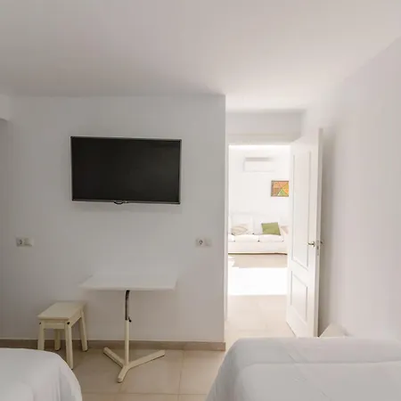 Terraced 2 Bedroom דירה מספאלומס