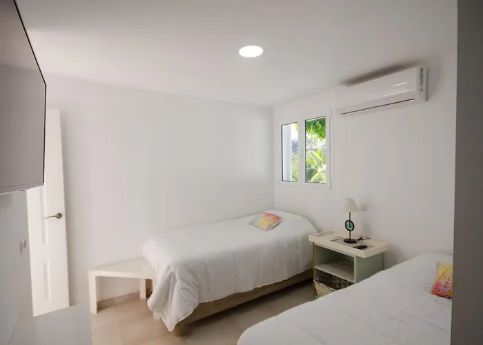 Terraced 2 Bedroom *